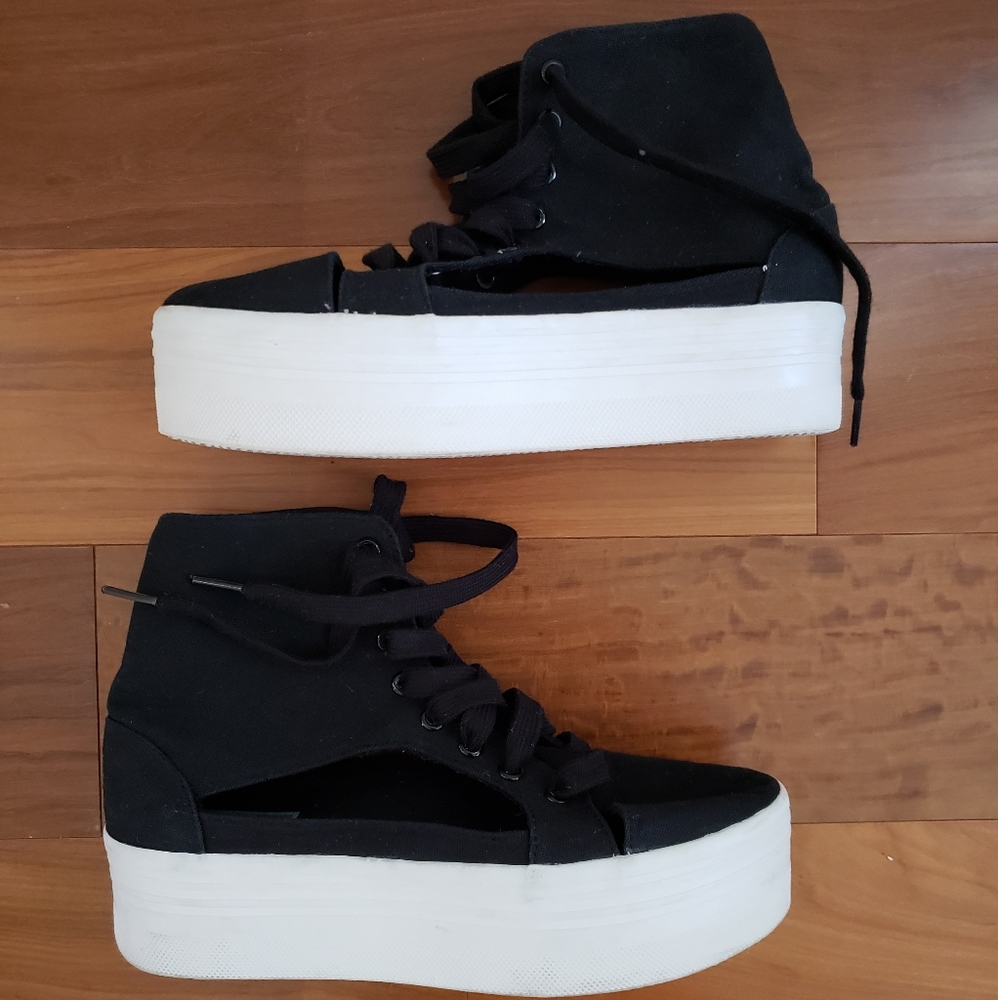 Jeffrey Campbell